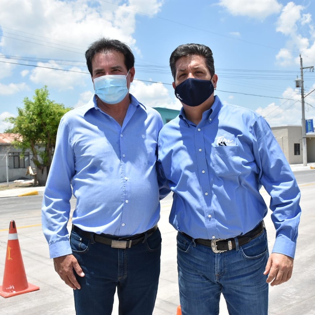 El día de hoy me dio mucho gusto saludar a mi amigo Francisco Garcia Cabeza de Vaca, Gobernador de nuestro querido estado. 

#AmigosdeAlanis #ValleHermoso