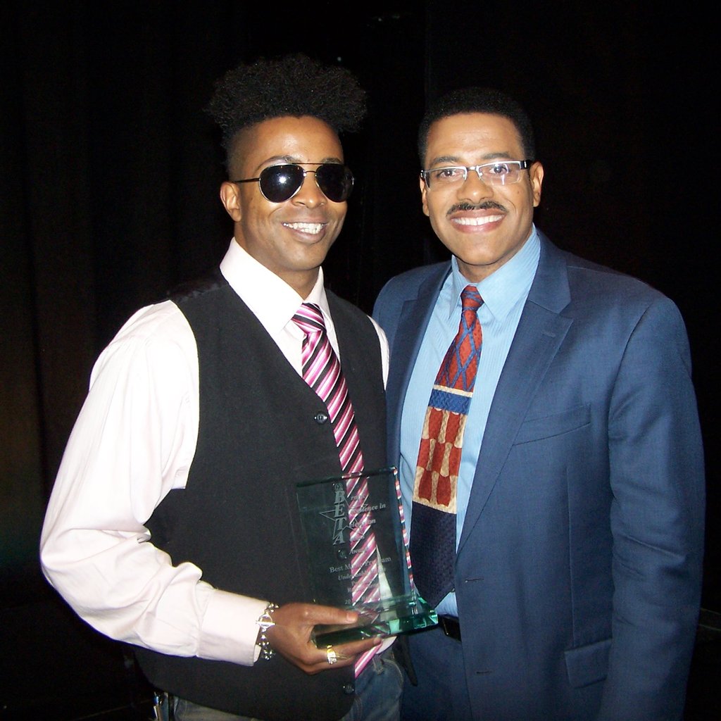 UndefinableVis's tweet photo. #FlashbackFriday Our host and executive producer @iamtaboutmf with @deanmeminger after receiving his first television producer award for producing @UndefinableVis #TV
Tune in Fridays at 7:30 PM EST on @BronxNetTV Optimum Channel 68 and Verizon Fios Ch 34 & #SeeThingsDifferent https://t.co/WEtuip5m88