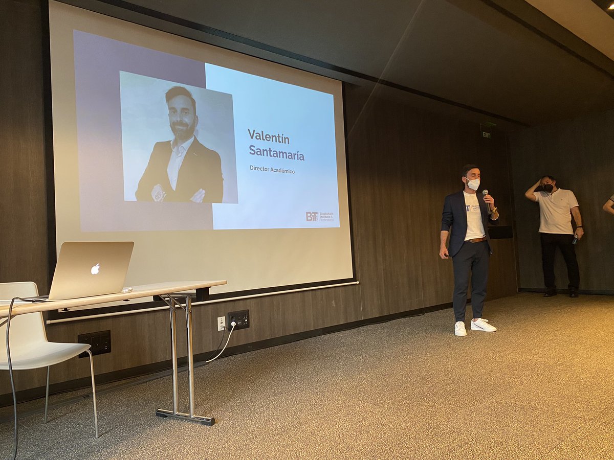 CriptoRoberto's tweet photo. “Estamos construyendo y desarrollando a los nuevos profesionales DeFi, BIT y Belobaba hacen el círculo completo a la enseñanza y la profesionalización del sector”
@Valenti03713316
#Blockchain #BITBCN #Blockchain40 #Criptomonedas
@BiTBcn https://t.co/egolHbwNiO