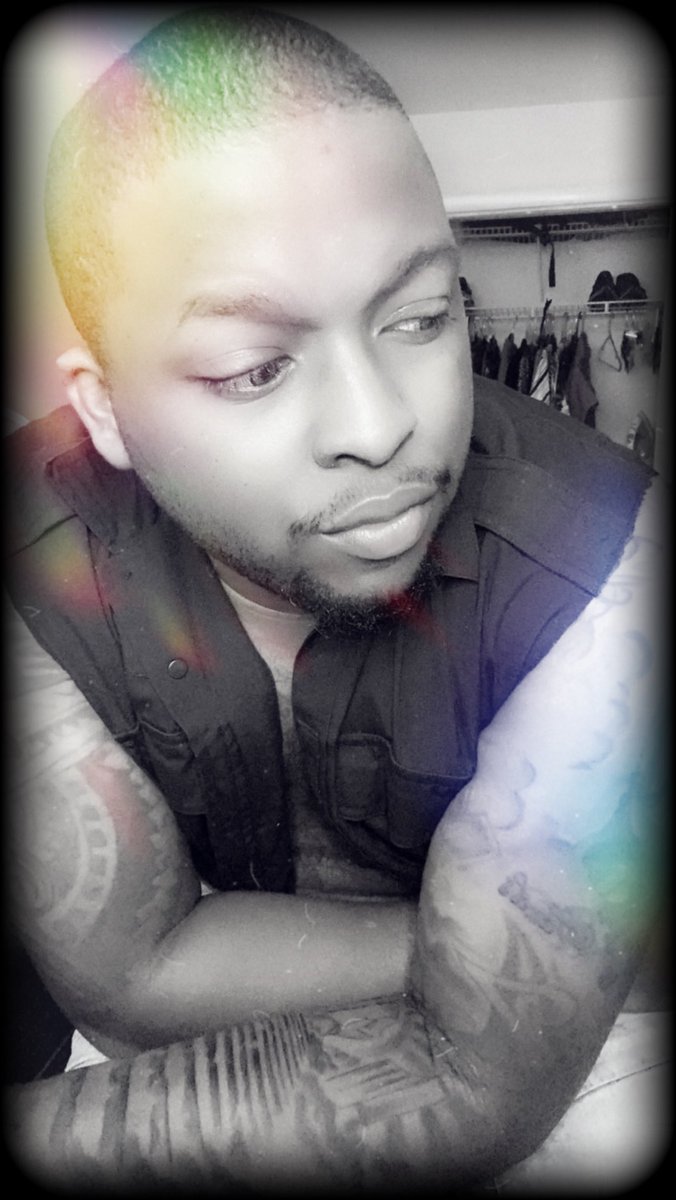 LangztonxKing's tweet photo. I’m my own friend cause some people don’t know how to be real.
*
#model #modelmindset #tattoomuscle #tattooedmodel #tattoos https://t.co/0tDFSsK8VY