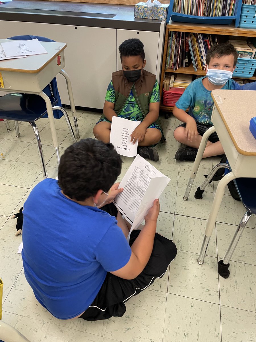 LRawlinDodge's tweet photo. Sharing our ocean creature research. Next week we will have an Ocean Adventure answering questions the students created that will be posted on our ocean murals. ⁦⁦@KRESLibrary⁩ https://t.co/ODjp84uTh3
