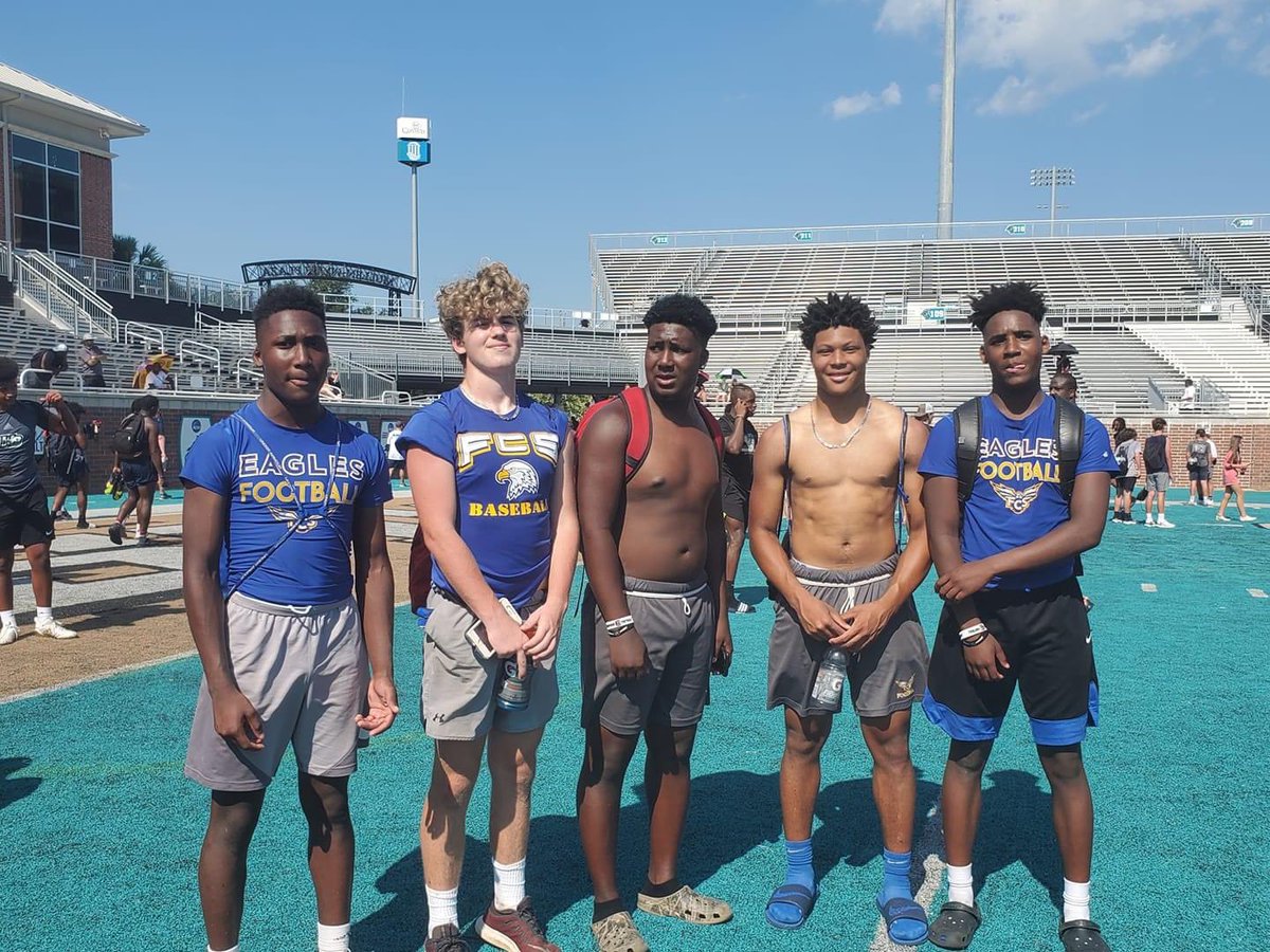 FCS_Eagles's tweet photo. Our guys getting work in today at the @CoastalFootball Camp! @HuntleyJuels @juwelblack7 @J_McLaughlin35 @RealDjHuntley @ethank5ive @nmintonfcs https://t.co/5mOW7hCq2B
