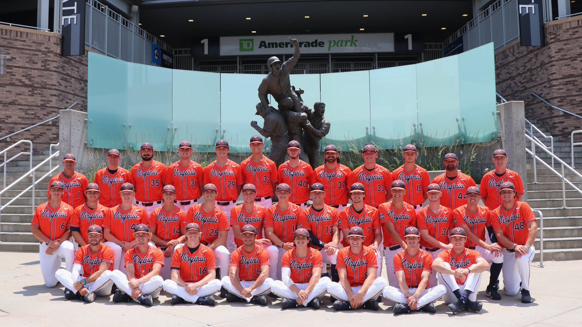 ✅ The official team pic 📸

#GoHoos