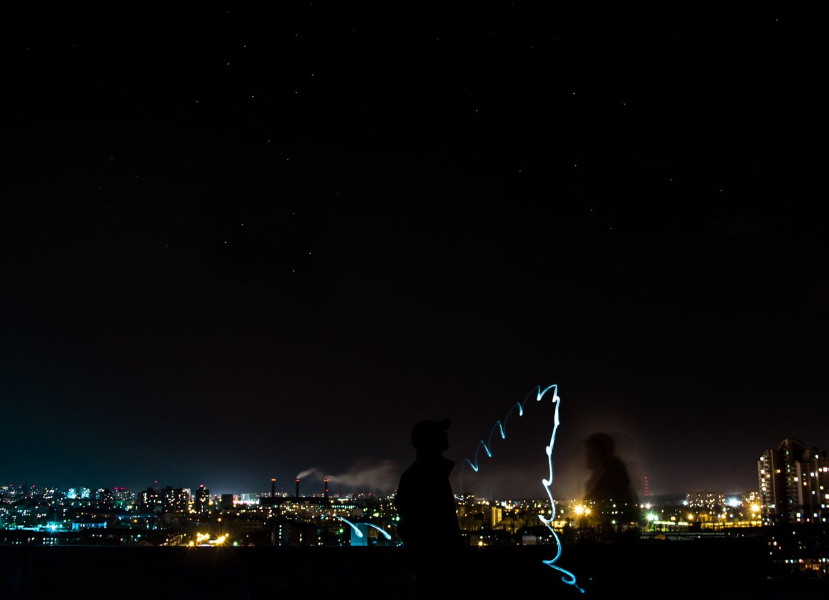 BulakhOleksandr's tweet photo. #night #roofing #city #Kiev #Ukraine #Stars #Space #взаимнаяподписка #ЦепочкаТвиттерских #взаимный #follobackforfolloback https://t.co/ee767dKmyr