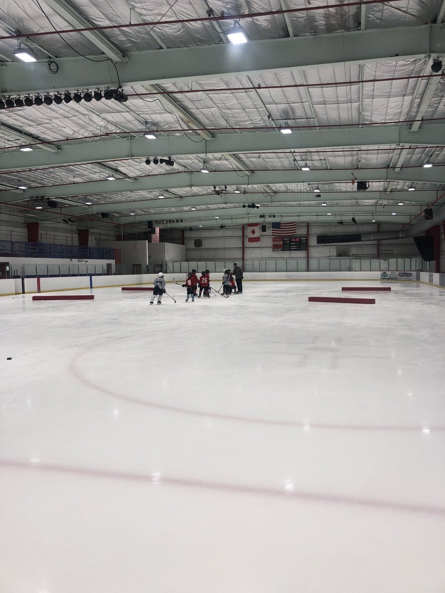 ryanarmour24's tweet photo. Love weeks off at the rink!! #nosweating https://t.co/cyaKKV7Quy