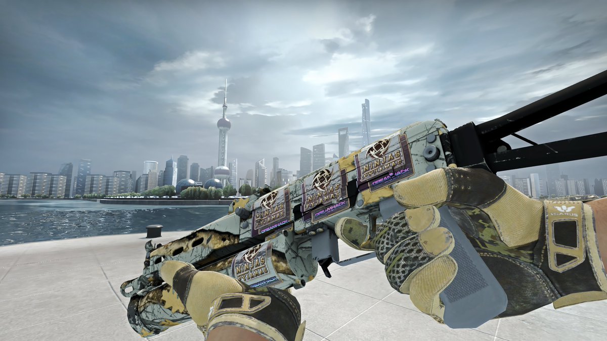 PizzzaBot's tweet image. Complete FN Modern Hunter Collection. All 4x NiP (Holo) DH14. I&apos;m so happy to finally have it complete and each of them looks beautiful in game.