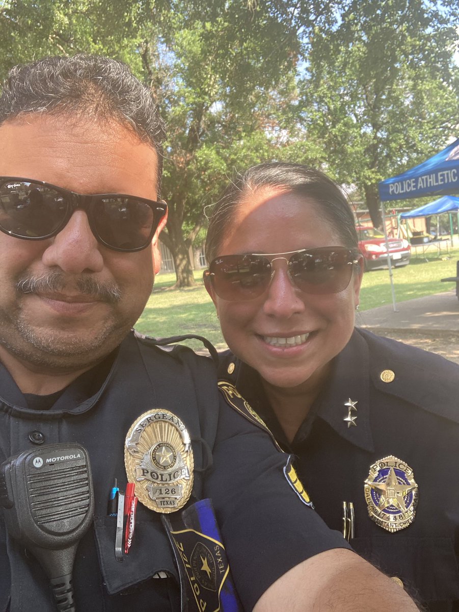Summer Splash with DPD UNIDOS and DISD UNIDOS. Hot dogs, music and fun!!! #UNIDOS #ljcedillo #acjrodriguez #dpdunidos #disdunidos