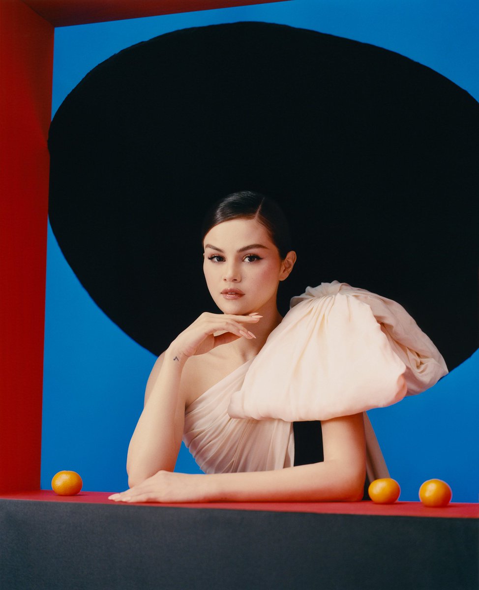GomezAnalytics's tweet photo. .@SelenaGomez has released a limited edition of “Revelación“ vynil on Target.

— Buy it now: https://t.co/oys82JBLWH https://t.co/RdRdWrjpEh