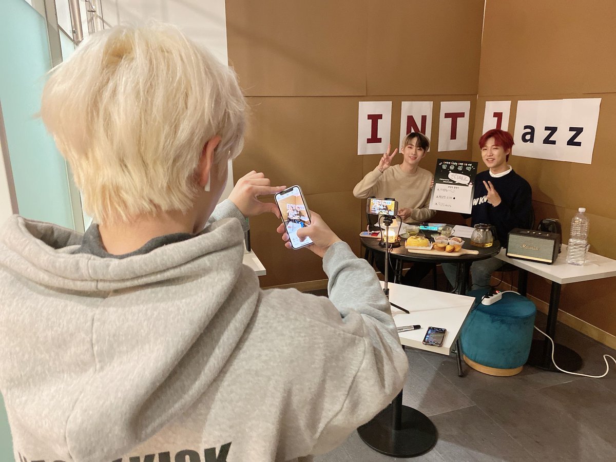 p1harmonyp1ece's tweet image. "you're doing great, sweetie" 
P1Harmony version #supportivesiblings