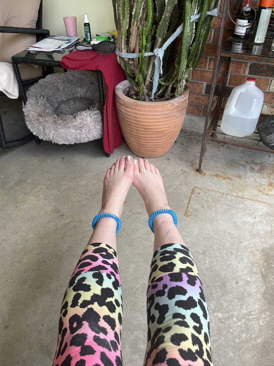 DevinRae5's tweet photo. Apparently all I need are #tropicalstorm winds to get rid of the swarm of mosquitos… but it’s like the calm before the storm. They’re kin to  #gremlins! They multiply when wet!! 

Let’s hope the double bug bands can save me!! #globalwarming #fashiontrends #devininmetry😷 https://t.co/VRMFgdCIk3