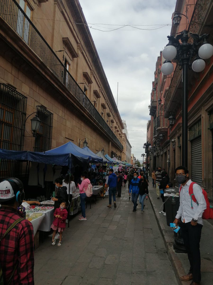 NuestroCentroS2's tweet photo. Que poca Vergüenza del  @SLPMunicipio !!!

Esta administración municipal salió peor a las anteriores, total abandono, impunidad y anarquía en las principales calles de nuestro hermoso centro histórico,  así te recordaremos @navaslp 

#SLP https://t.co/7t1lFXEvVK