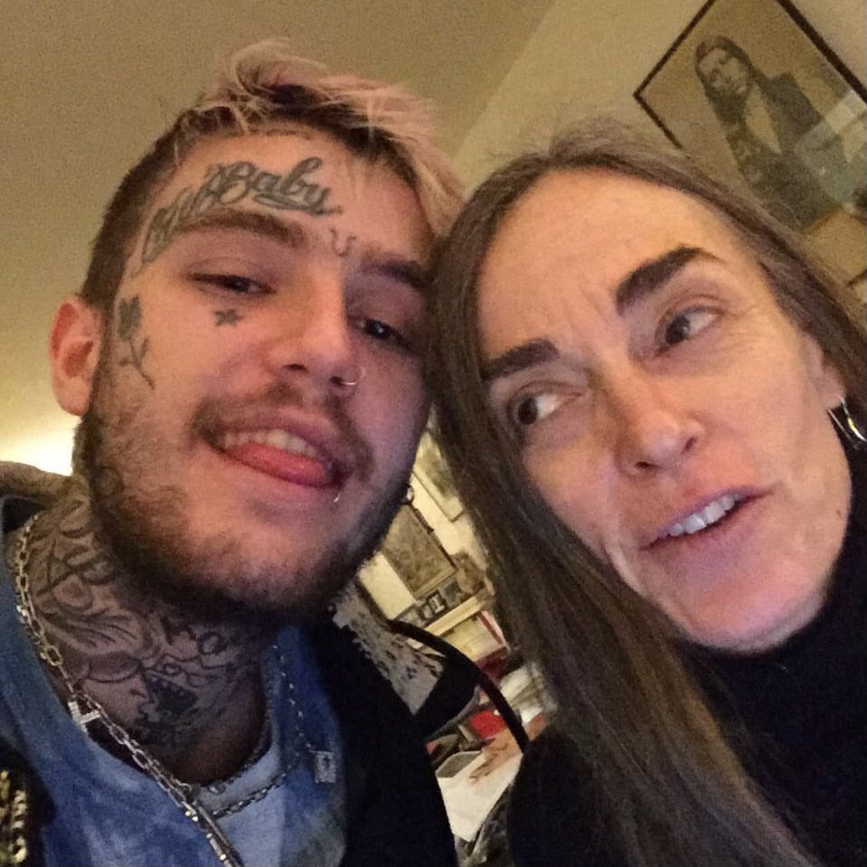 LilPeeper9's tweet photo. little peep                   lil peep https://t.co/NhLwI0edwO