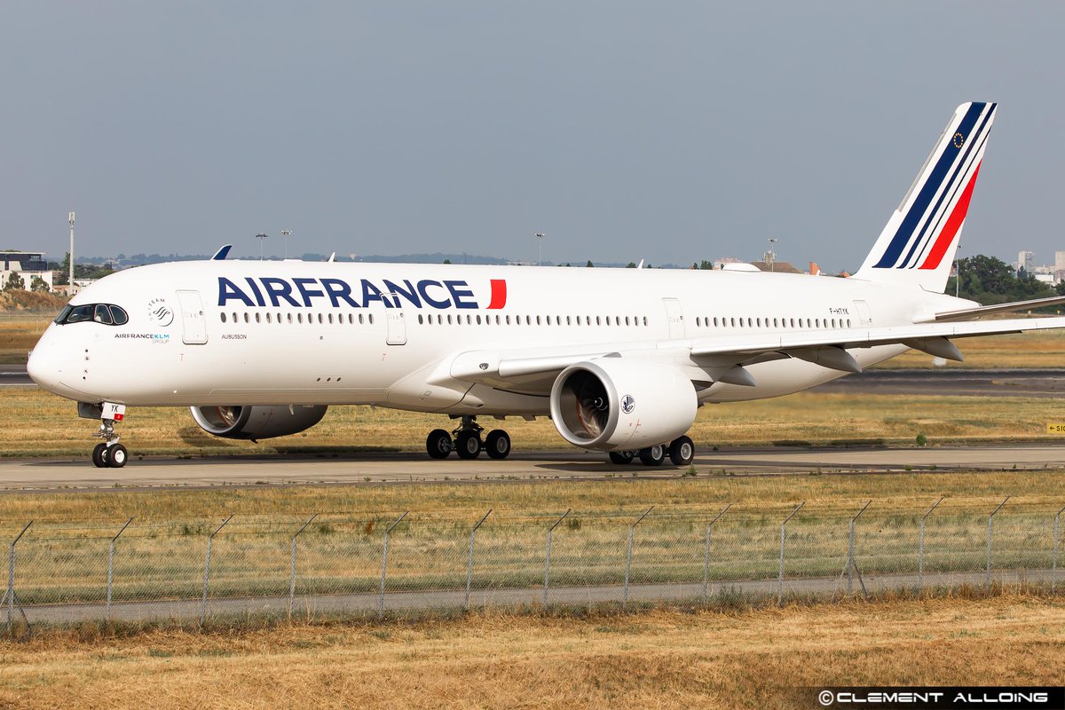 CAlloing's tweet photo. @AirFranceFR takes delivery today of their 10th @Airbus #A350 !! #FHTYK will be named #Aubusson ! #AFR370V to CDG ! #Avgeeks #Avgeek @A318111 https://t.co/UGKvlALm6J