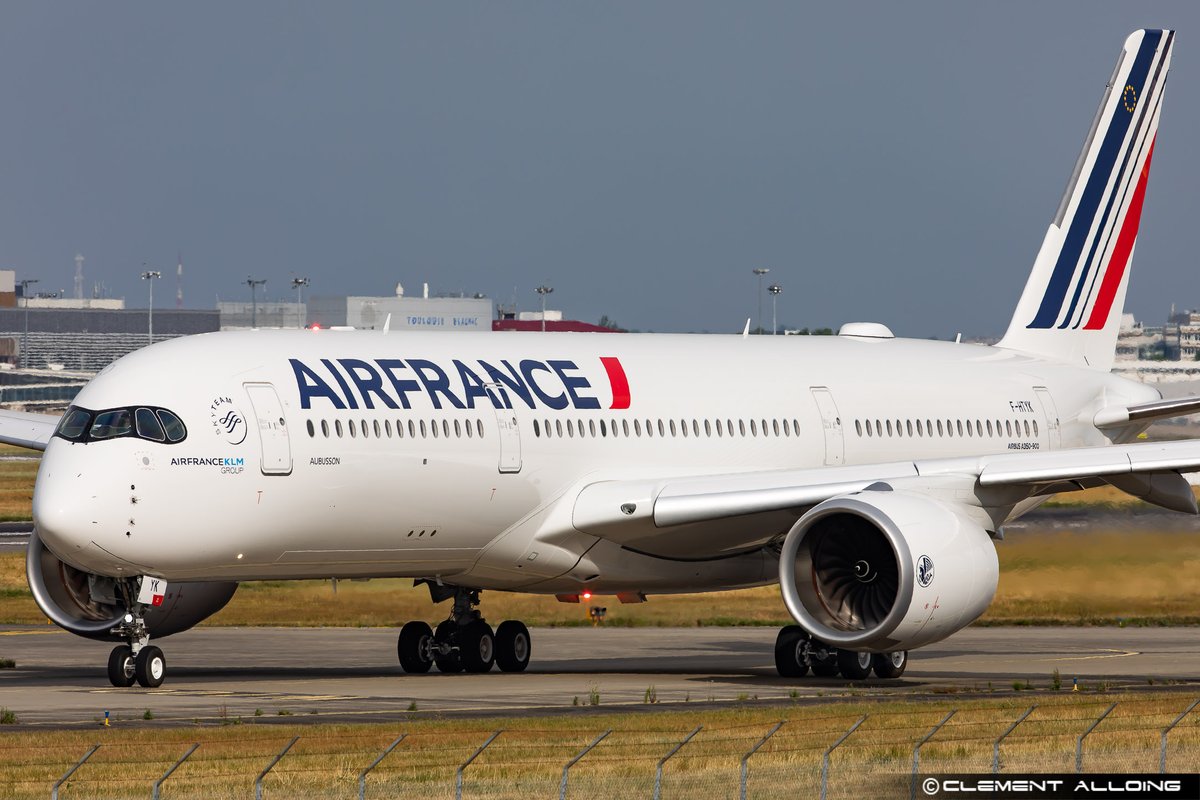 CAlloing's tweet photo. @AirFranceFR takes delivery today of their 10th @Airbus #A350 !! #FHTYK will be named #Aubusson ! #AFR370V to CDG ! #Avgeeks #Avgeek @A318111 https://t.co/UGKvlALm6J