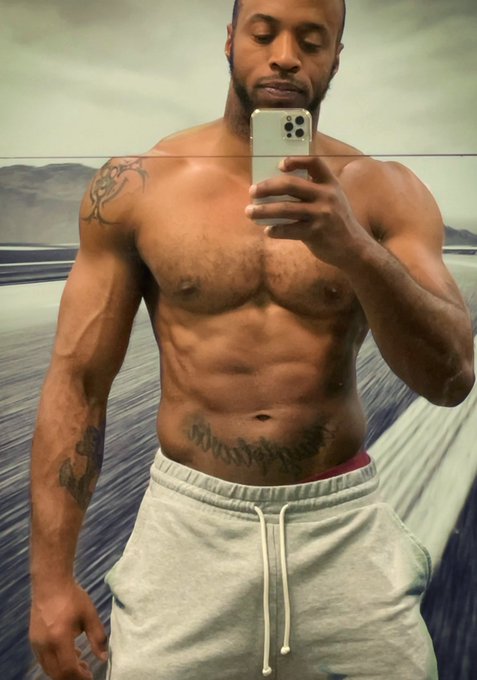 Get it, get it, get it, get it.

This hot weather got me feeling all kinda ways. ? https://t.co/t8Cf