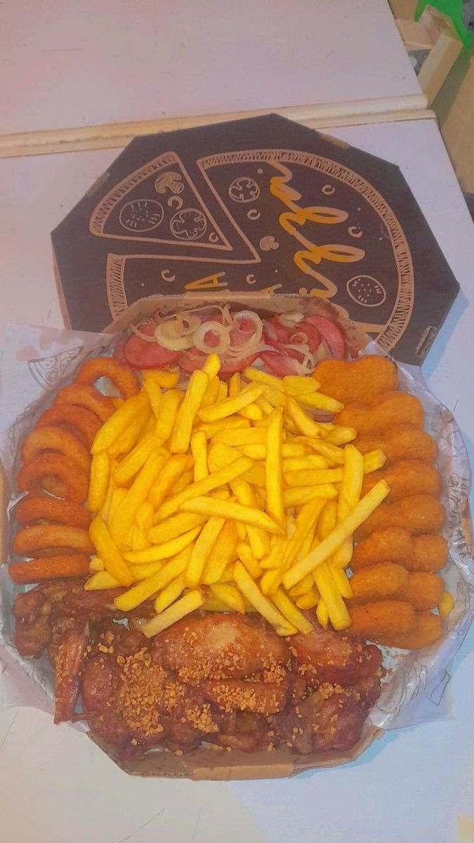 veigalanche's tweet photo. Já estamos funcionando 🍔🍟📢💥

VEIGA BURGER VARIAS OPÇÕES.

Quarta Feira a Domingo.
Horario 19h até 2h Da manhã 

Consulte taxa entrega 🛵
Estamos no Ifood 🛎
Aceitamos cartão📲 https://t.co/AbfWit4M2a