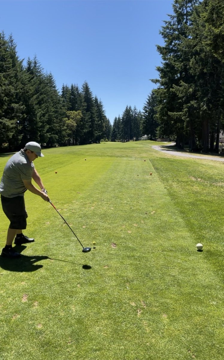 DiscGawlfer's tweet image. Amazing day at @LLVGCC today. Got to meet and talk Mariners with @dickfain and @Softykjr after shooting my personal best round. Thanks again to @SportsRadioKJR for hosting the amazing golf deal today.