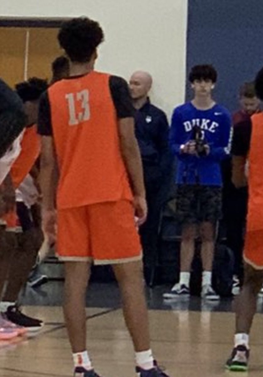 Cue_the_Music's tweet image. 🧐🧐🧐 #UConn #LukeMurray