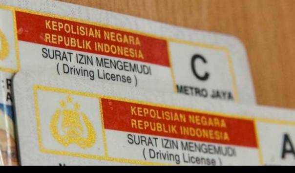 KompasTV's tweet photo. Pembuatan SIM A Kini Harus Menyertakan Sertifikat dari Sekolah Mengemudi https://t.co/PRImALUMhr https://t.co/53gE5xYFte