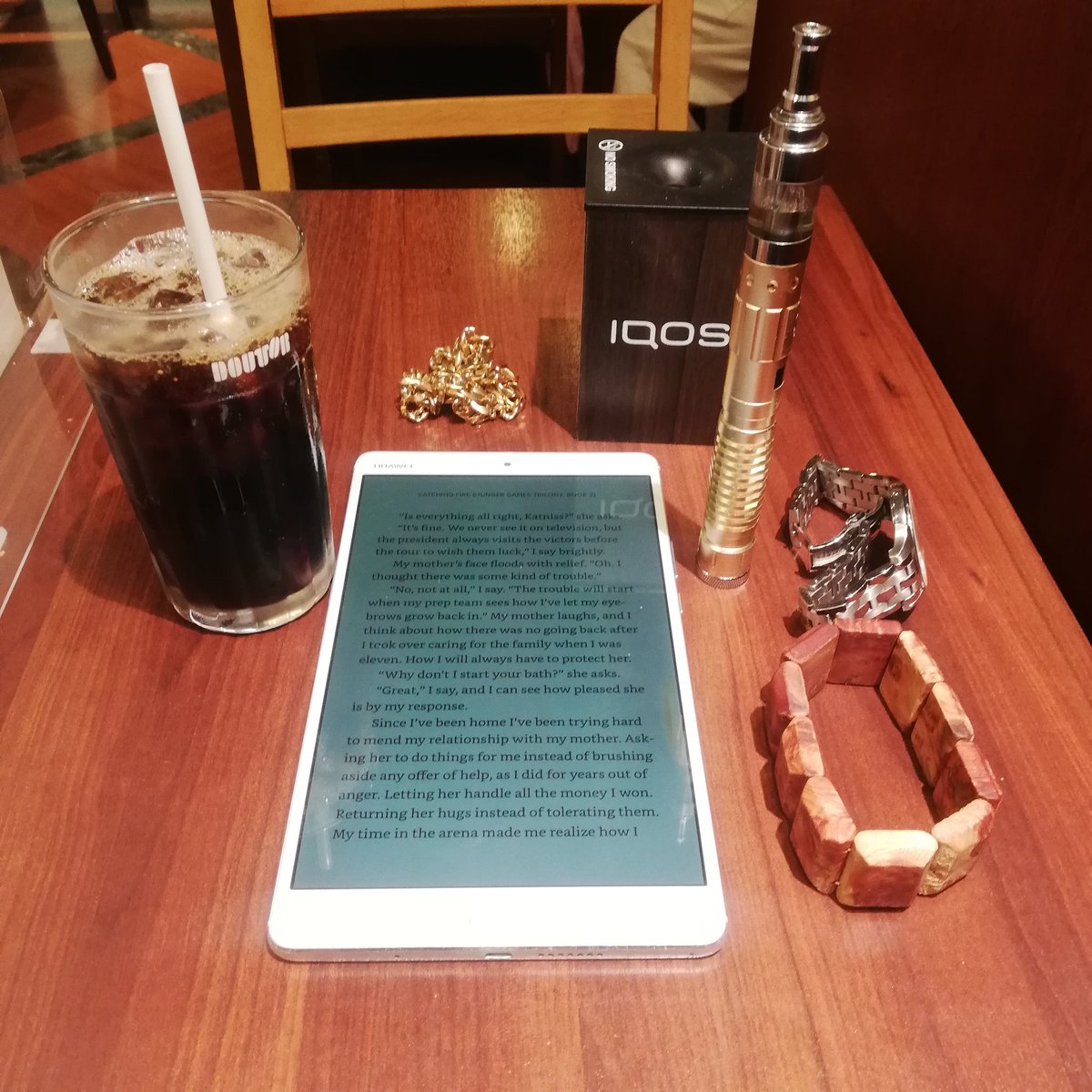 saru_code's tweet image. ドトールで読書。
#洋書