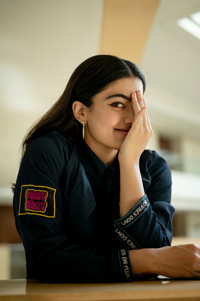 OnlyRashmika's tweet photo. Smile, it's free therapy..#smilealways #helpothers #staysafe #RashmikaMandanna @iamRashmika https://t.co/OCXOXTFDpy