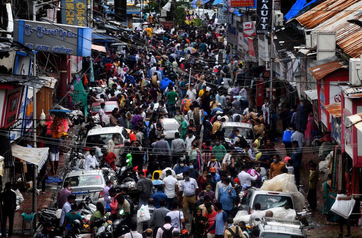 aktiwarypr's tweet image. Only Modi is responsible for #WaveTwo of #Corona &amp;amp; Modi is going to responsible for #WaveThree of Corona.

The people of this country is FIGHTING to prevent #coronavirus as evident from this picture of #Mumbai market taken yesterday. #DeltaVariante #vaccinated
