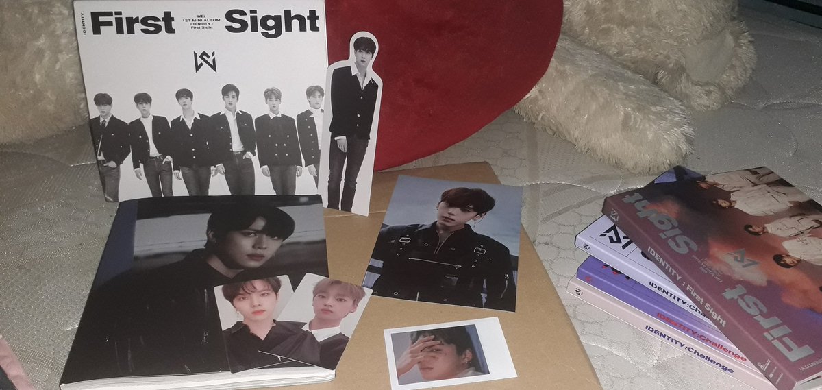 foryoureve's tweet photo. [help RT] gatau masi ada yg mau trade engga:((

Have : Pola Junseo firstsight i ver
            Pc Donghan first sight i ver
            Pc Seokhwa first sight i ver.
            Postcard daehyeon —~

Want : Yohan (sesuai ver.nya ya)

@jajan_wei @WEiTrading_INA #tradeRUi https://t.co/muQ03sAbME