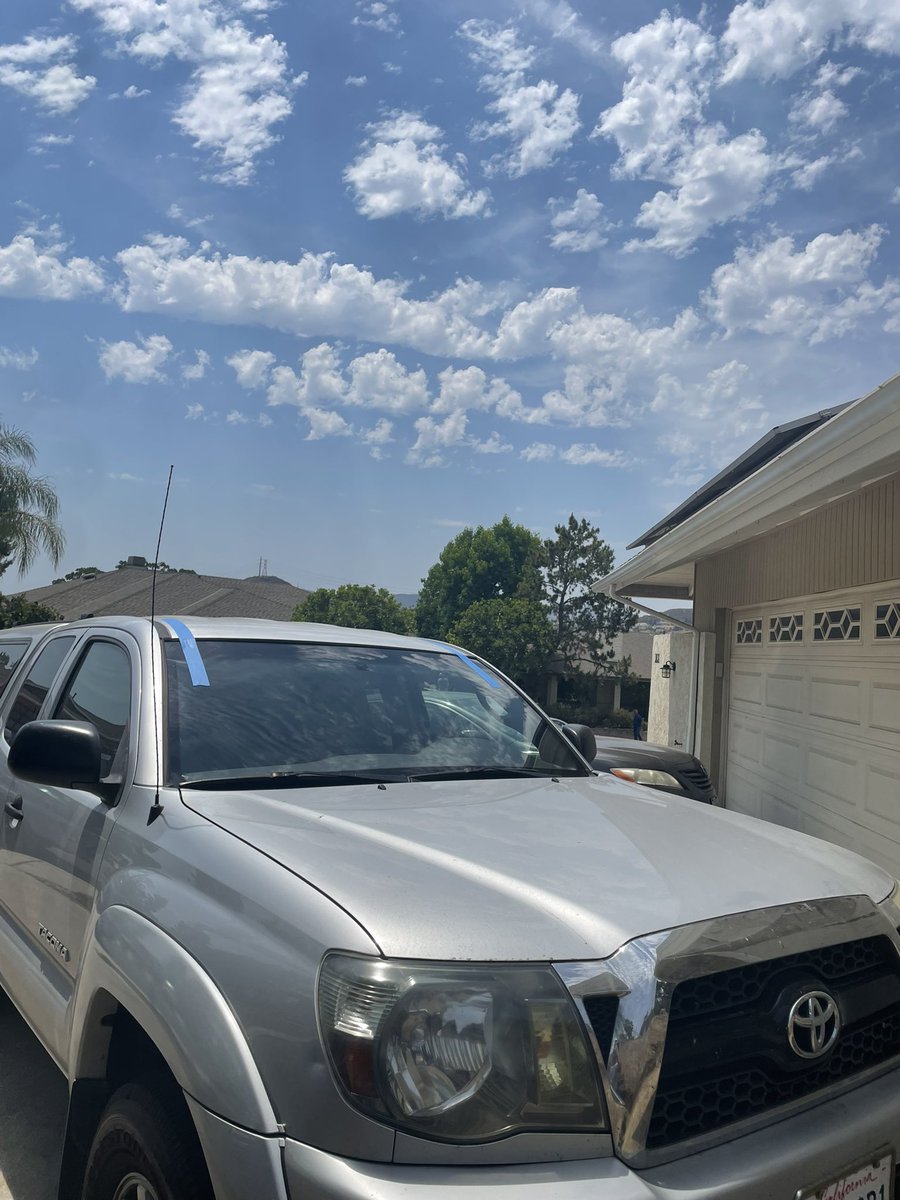 Auto_Glass_LA's tweet photo. Toyota Tacoma windshield replacement in Hollywood 🙌 https://t.co/OjqMJ6kfBl