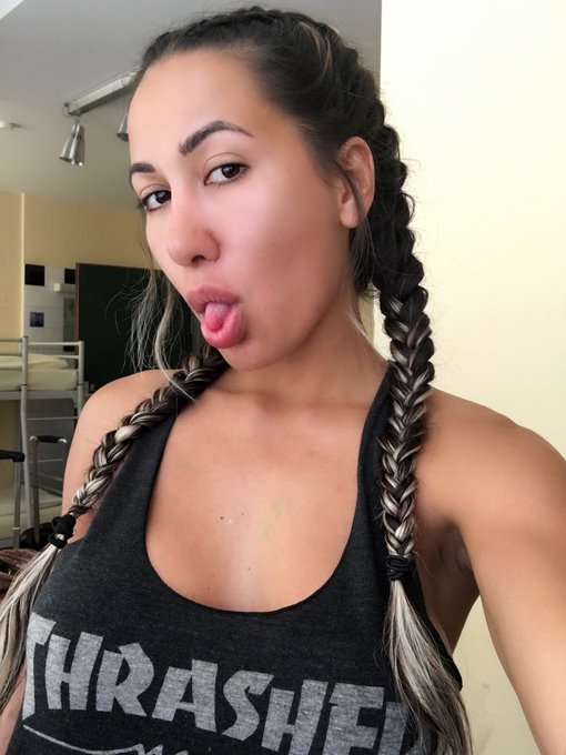 Come hangout for a bit! https://t.co/rWt4grEmVF https://t.co/oG5mjo2lOl