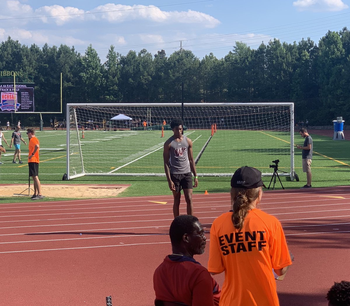 Javorius Neyland competing in the high jump at 6’

#thefield