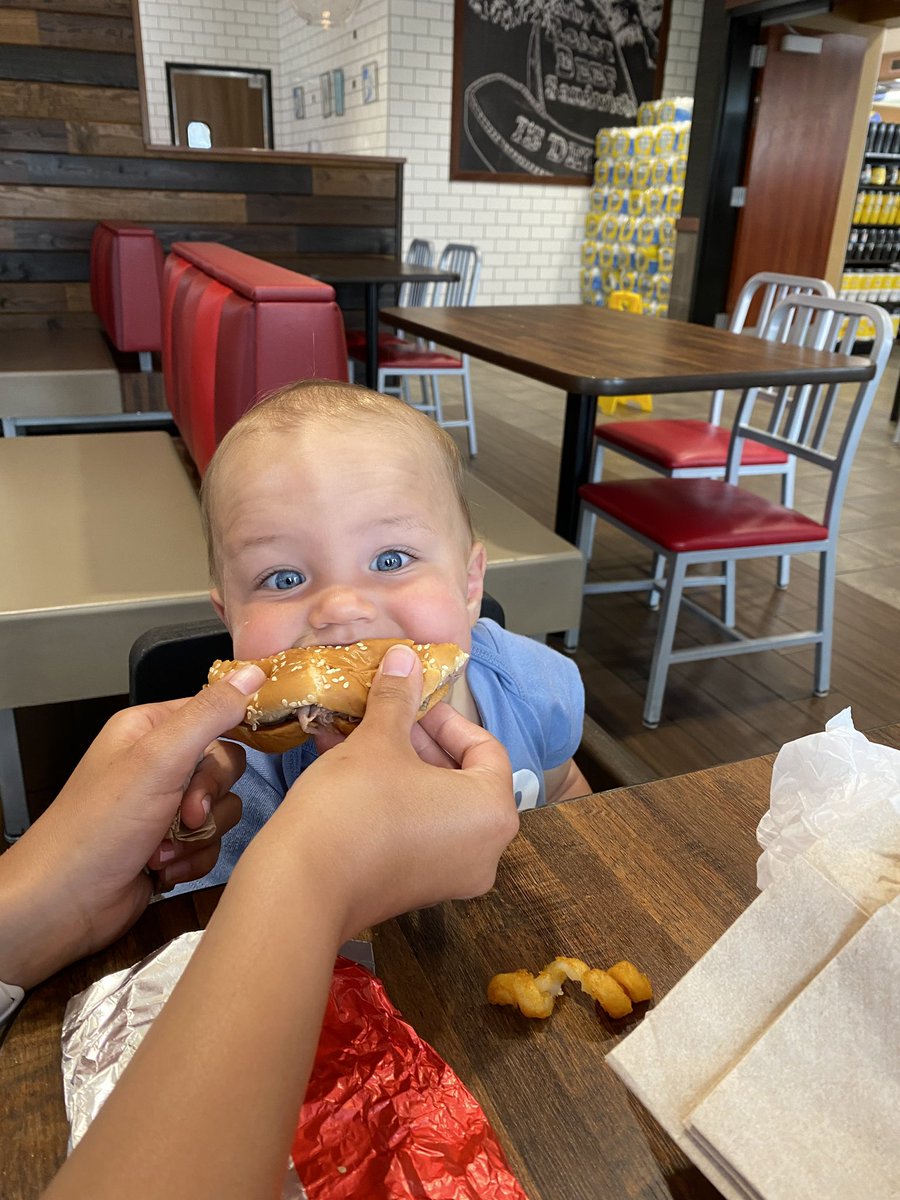 mpargeon_10's tweet photo. Brooks loves Arby’s https://t.co/4bg3U96X9X