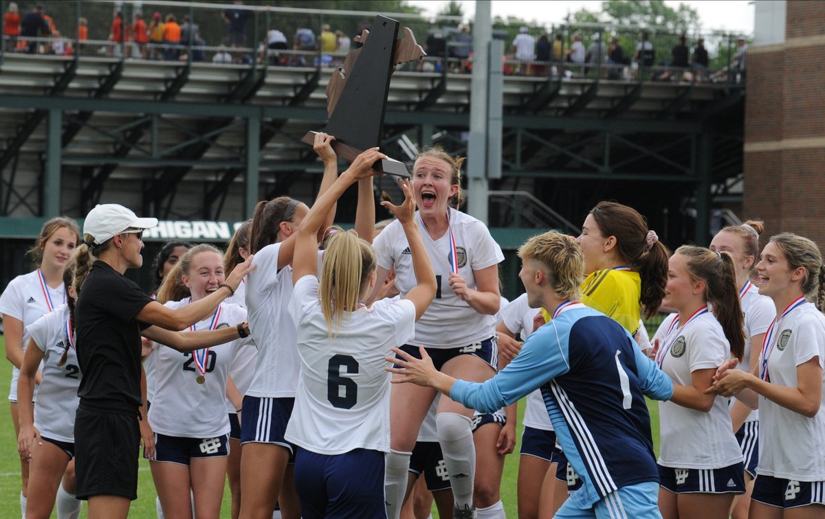 MIPrepZone's tweet image. GIRLS SOCCER: Detroit Country Day dominates Boyne City to win first D3 state title since 2004 bit.ly/3cSlqvi