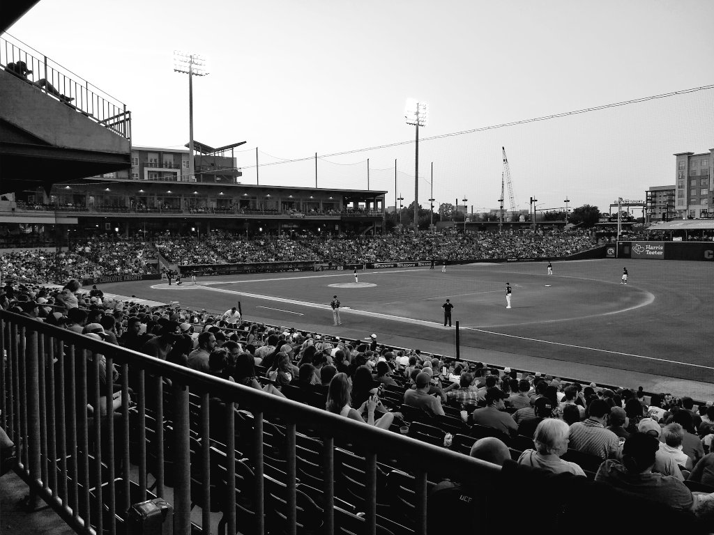 bobszy's tweet photo. Great crowd for the @KnightsBaseball tonight. #uptownbaseball #nearlynormal https://t.co/7g9hvL0OIn