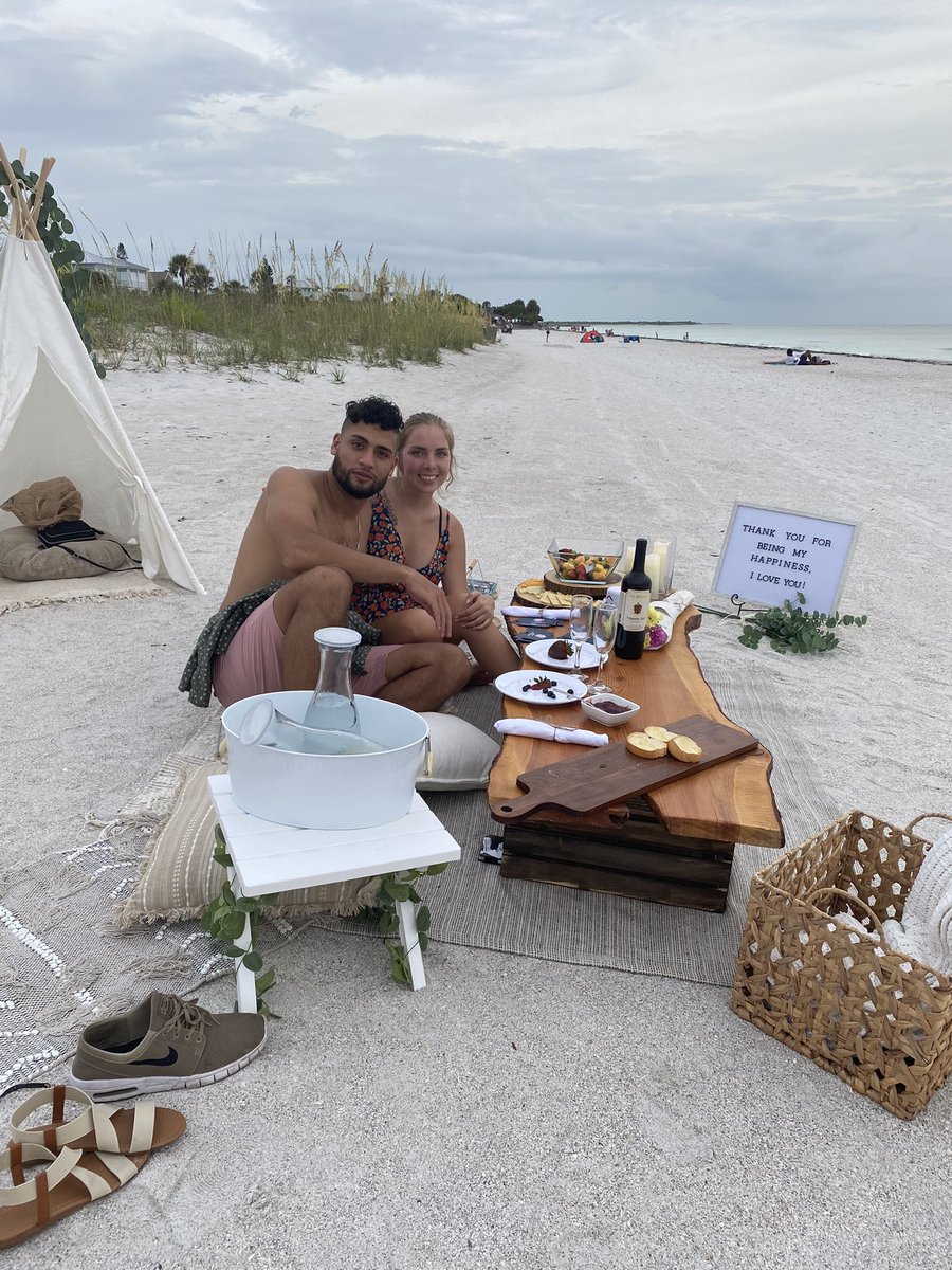 Valdej3's tweet photo. Picnics with him >>> https://t.co/dS0i7LCnLn