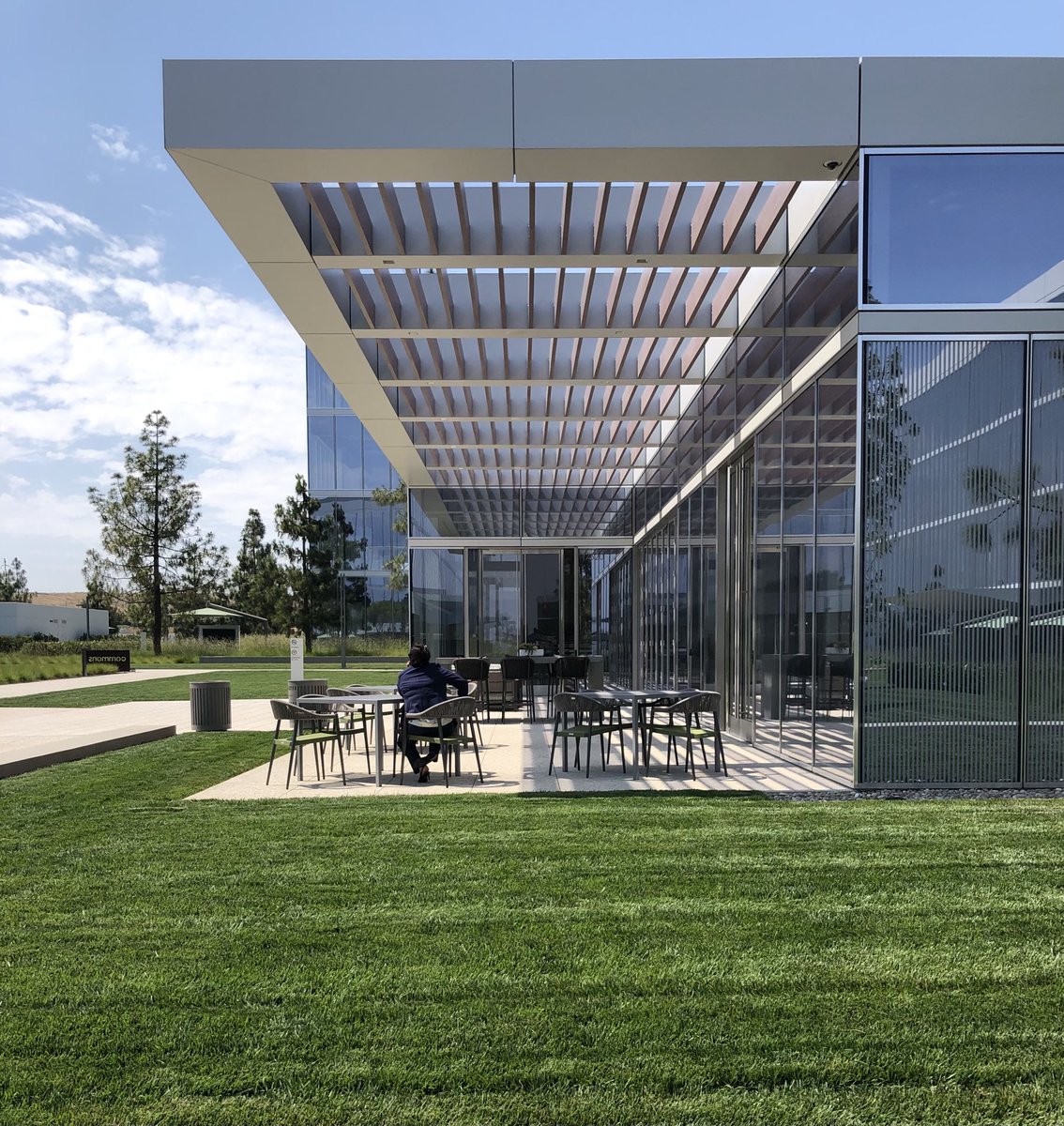 mbischoffpcf's tweet photo. Such a pleasure to arrive at Spectrum Terrace Phase 2 to see its centerpiece-The Commons-in full swing use for training by Inari Medical. Completion perfectly timed w our collective ability to start gathering again!⁦@IrvineCoOffice⁩ @InariMedical⁩ ⁦@PeiCobbFreed⁩ https://t.co/VFGCuo7PvQ