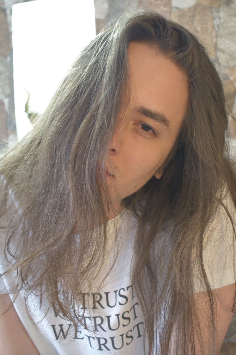 Mekcuff's tweet image. Por lo general no sonrió en las fotos pero esta me gusto. 

#LongHair #LongHairMen