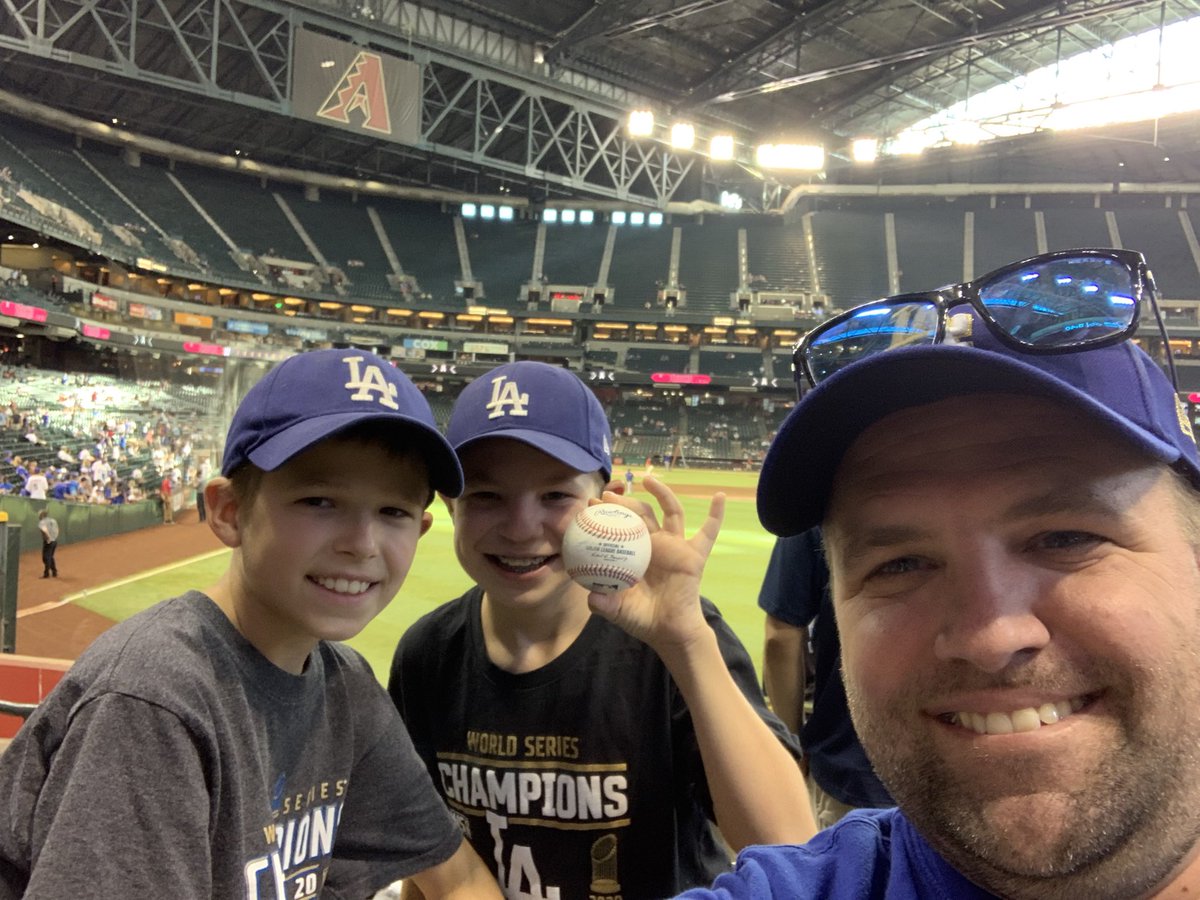 AZSummerCat's tweet photo. Already a success! #Dodgers #BeatTheDBacks https://t.co/zp25zy9sJb