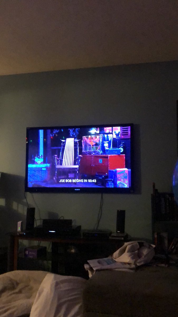 beernut1's tweet photo. Greetings all #HorrorFam #FrighteningFam #MutantFam #HorrorCommunity #EveryoneIsFam I am here w/ a margarita &amp; tweeting Hope all are ready for the last 😭 episode #TheLastDriveIn Season 3 with #RogerCorman let’s enjoy &amp; relax w/ fun movies &amp; tweets #TimeForTheShow https://t.co/IhEmnHCOyh