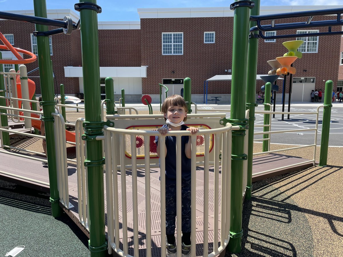 Purmegple's tweet photo. Extra recess for Room 112 on the last day of Kindergarten!! Such a great group of students!! @MulcaheySchool https://t.co/CH7jBNHqNh