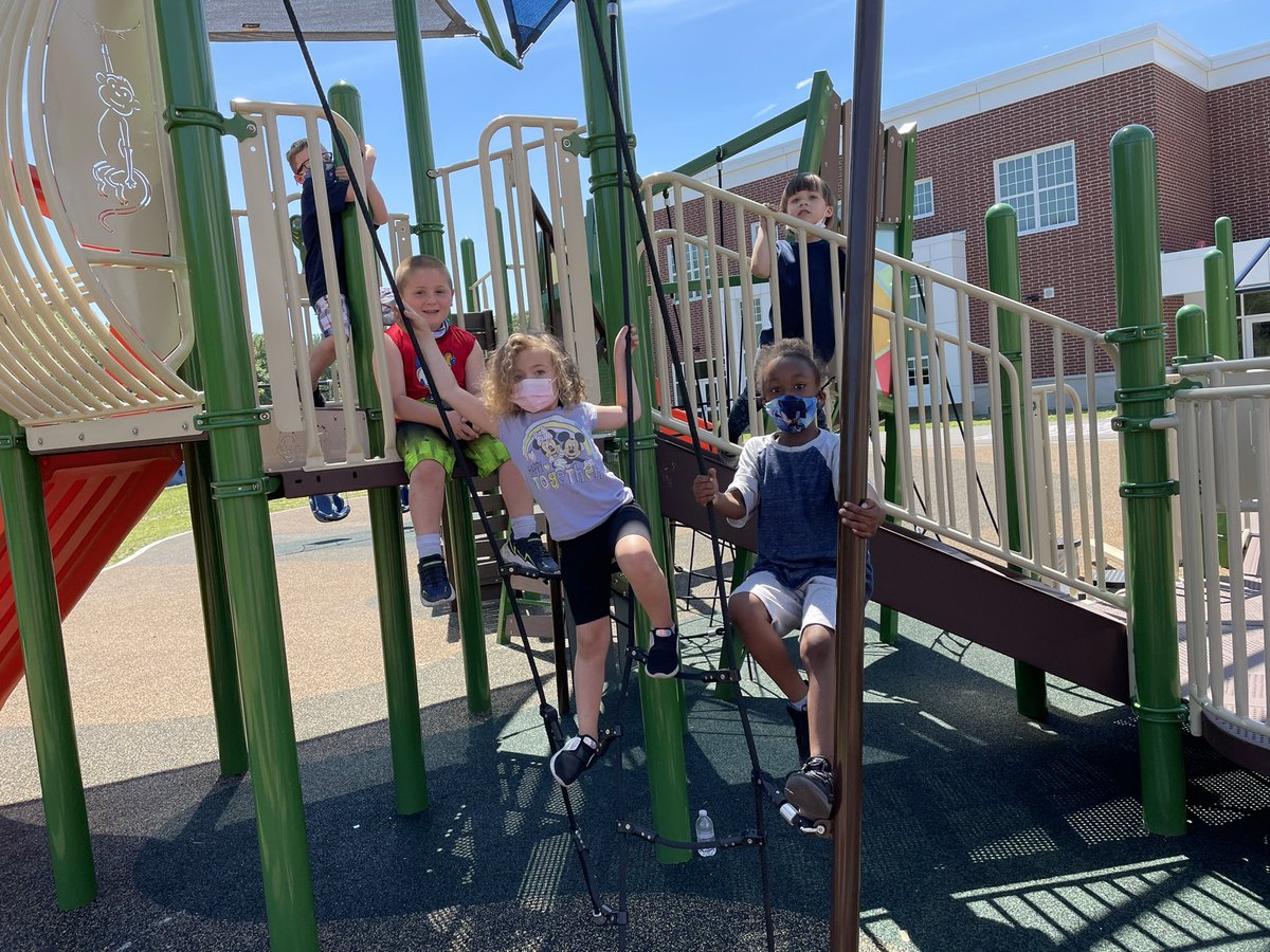 Purmegple's tweet photo. Extra recess for Room 112 on the last day of Kindergarten!! Such a great group of students!! @MulcaheySchool https://t.co/CH7jBNHqNh