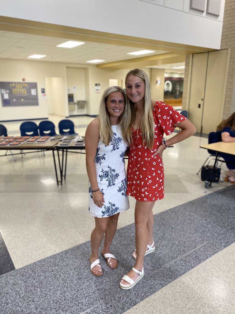 BodyNMotion1's tweet photo. Future Dawgs๐ถ getting recognized as All Starโs โญ๏ธ on the night future Coach Hall goes into Hall of Fame! Future is bright for Butler ๐ฅ Go Dawgs @ellawhite28 @BoyerEllie @BUsoftballcoach #Butlersoftball #indianaallstars https://t.co/Cb9LbEEF0F