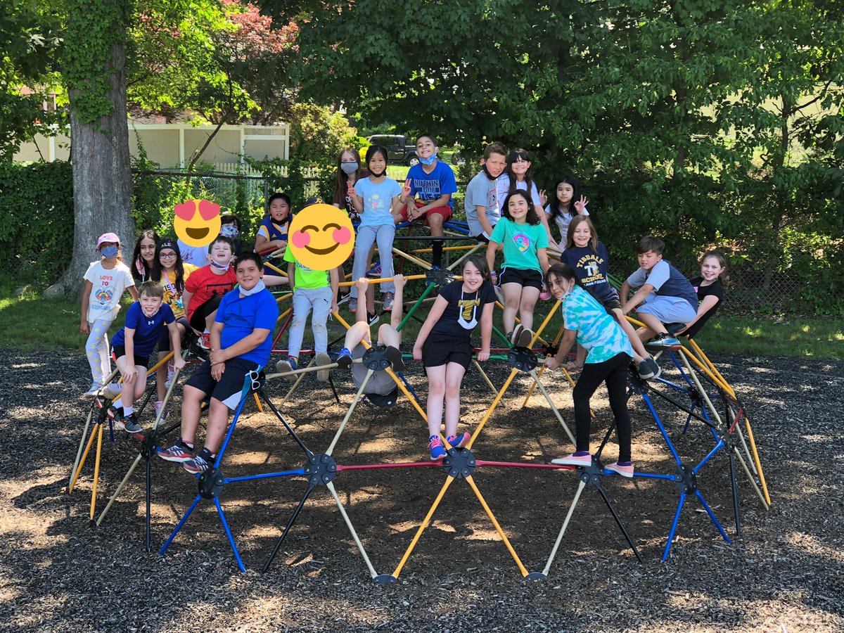 Tisdale3T's tweet photo. Great day in-person with all my third remote students at Camp Read A Lot and playing kickball. Thanks Tisdale for hosting us. @TisdaleSchool @Hubbard_School @TisdalePE https://t.co/UnODIp2S1Y