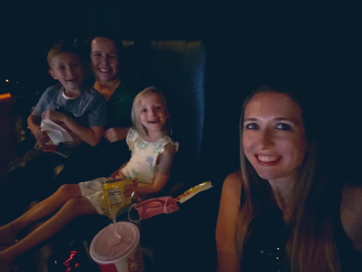 Mel_715's tweet photo. First movie at the summer! #PeterRabbit2 #movietheaterselfie #wcesummer https://t.co/QbYOhIwQlm