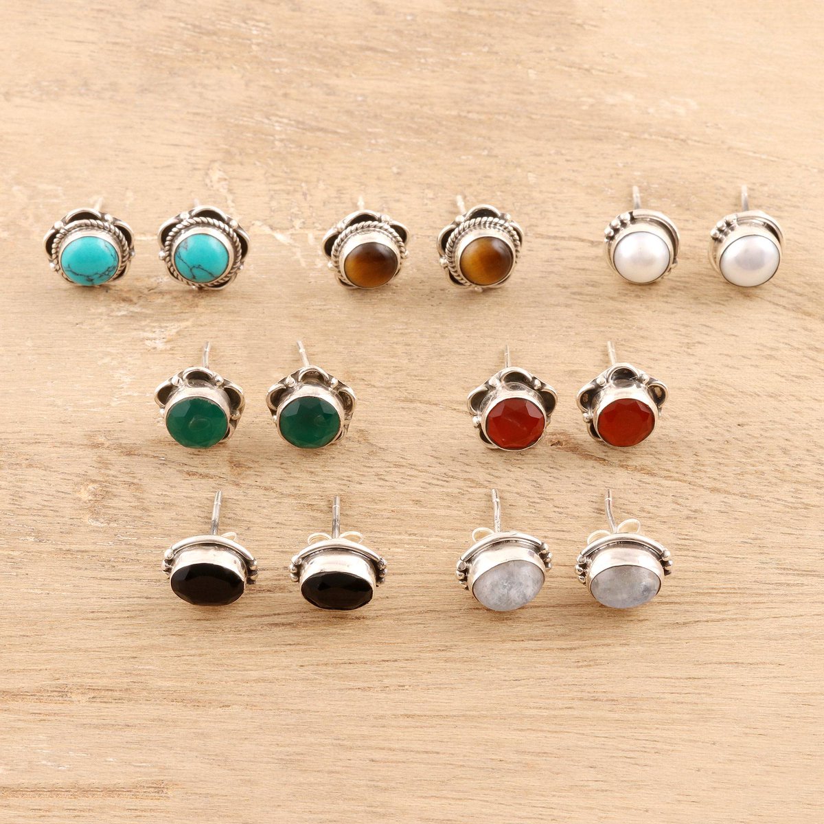 How great is this set?! Stud earrings in a variety of colors and gemstones set in sterling silver so you'll always have something to match your outfit!
See them here: bit.ly/3zBrEta #handmade4life
