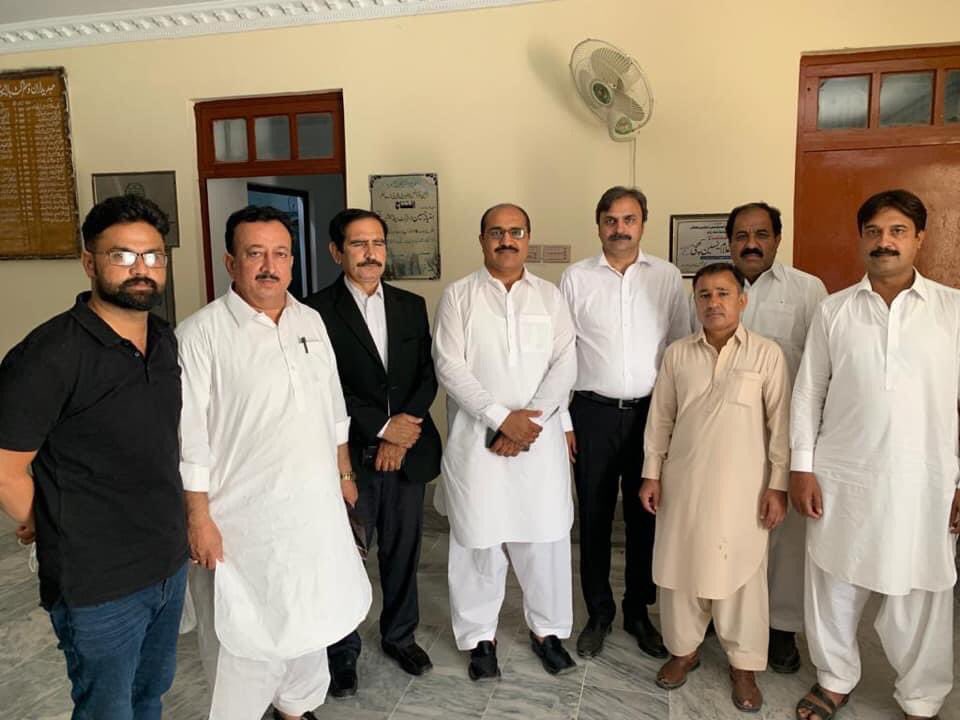 AkbarAli0017's tweet photo. Alhamdulillah!
Successful round of Bhakkar Bar. Whole bar showed their huge love and support for #SardarAkbar in #LHCBA elections. Thankyou Bhakkar Bar.
#InshaAllahPresident https://t.co/FBS9PKWedr