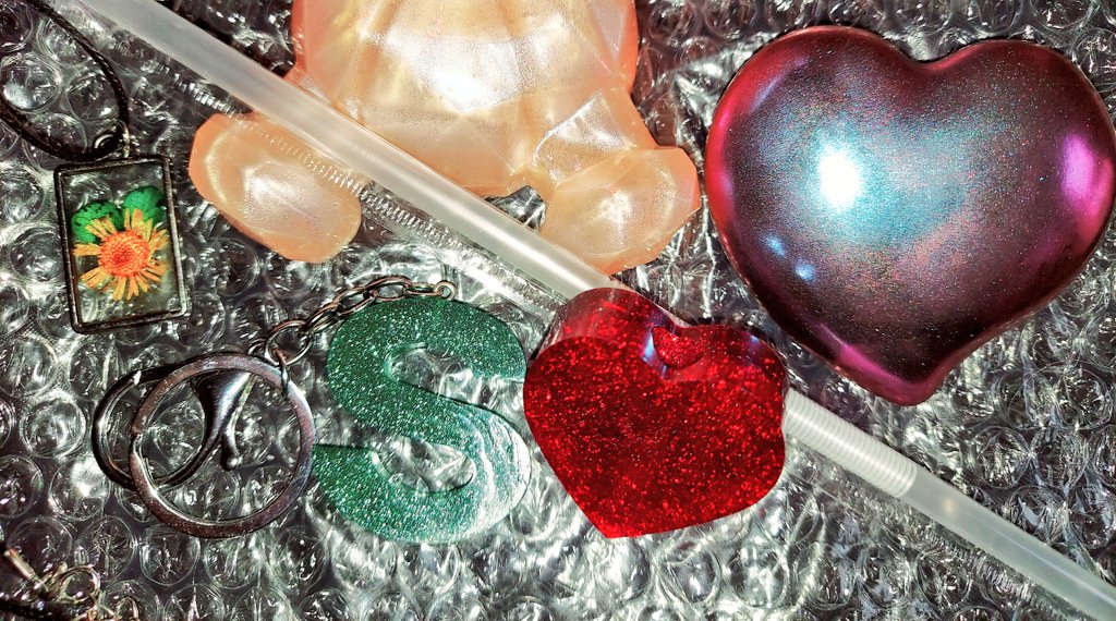 CMomma77's tweet photo. Custom Order - I love Custom order's! #Resin #ResinArt #ResinNecklaces #ResinBIGBearPhoneHolder #ResinMagnet #ResinStrawHolder #ResinKeychain #GetYourCustomOrderToday ❤ https://t.co/EtuC2Iyi0o