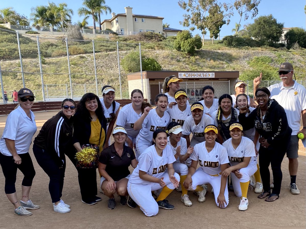 CONGRATS to EC Softball for their win over Valhalla! Wildcats move on to CIF SD Section Div 3 final game tomorrow. Huge thanks to Mayor Sanchez for cheering on the Wildcats today! ⁦@OsideSup⁩ ⁦@OsideUSD⁩ ⁦<a href="/ElCaminoHighSch/">ECHSPride</a>⁩ ⁦<a href="/WildcatEc/">ECWildcatAthletics</a>⁩