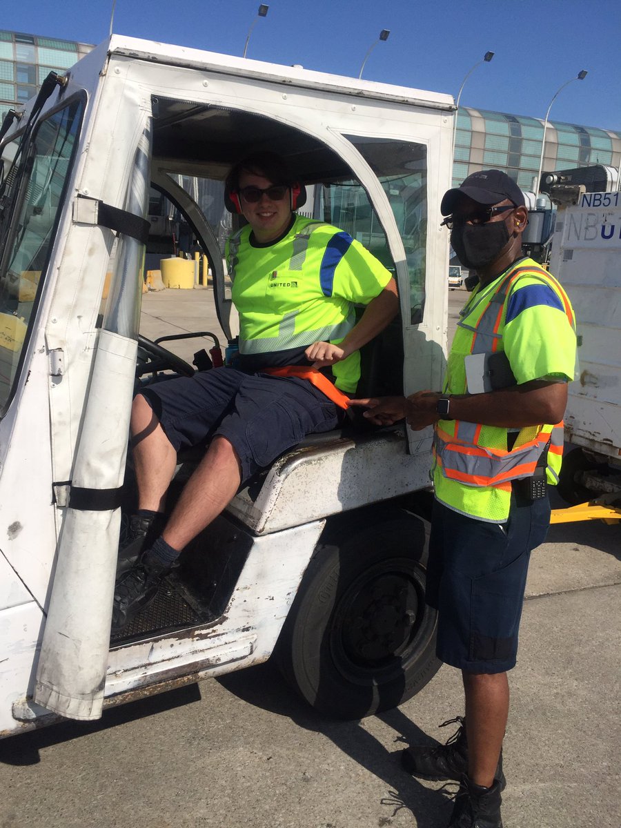 Seat Belt Campaign 🚦

Seatbelt Check points that make a difference in ORD.

Safety 
I Own it!

United we fly✈️