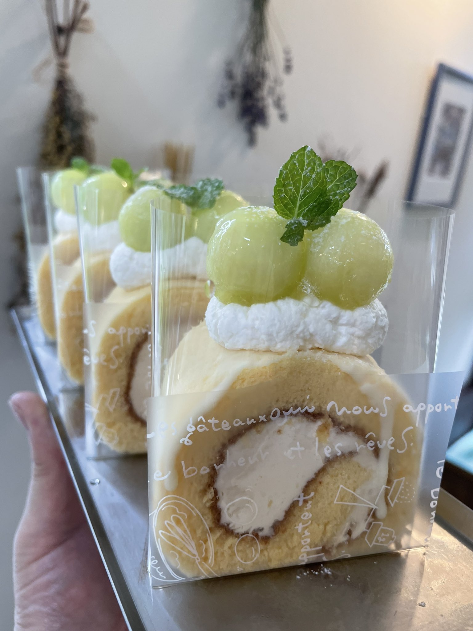 菓子工房yodogawa 公式 On Twitter いぶろーるメロンと生クリーム Https T Co Kcsyd7a2sc イートインお休み中 営業時間11 00 18 00 お休み 月曜日 火曜日 菓子工房yodgawaよどがわ 石川