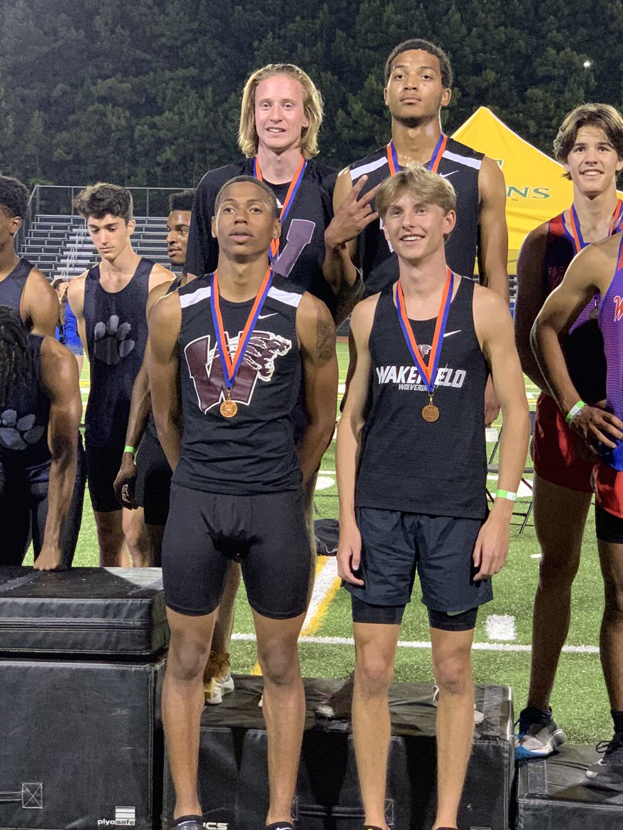 Congrats to our boys’ 4x400m relay team for qualifying for the state championship meet. They placed third at the regional meet!